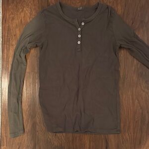 Long Sleeve Henley Shirt in brown